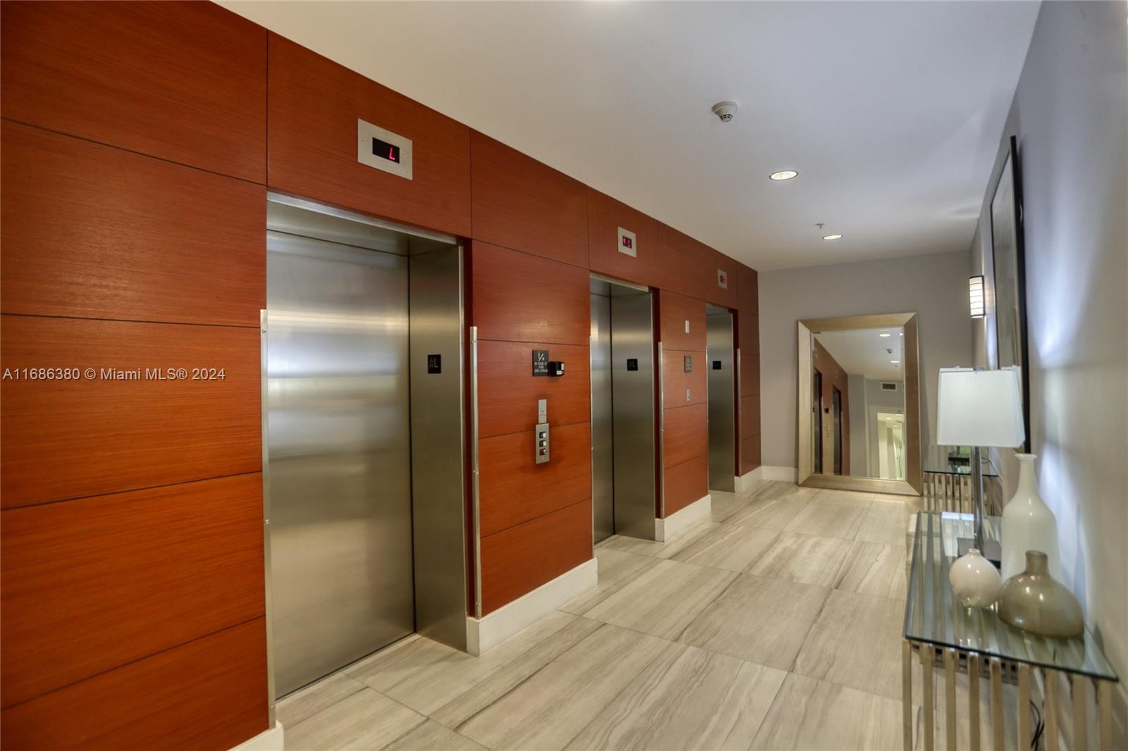 TERRAZAS RIVERPARK VILLAG - Residential Lease