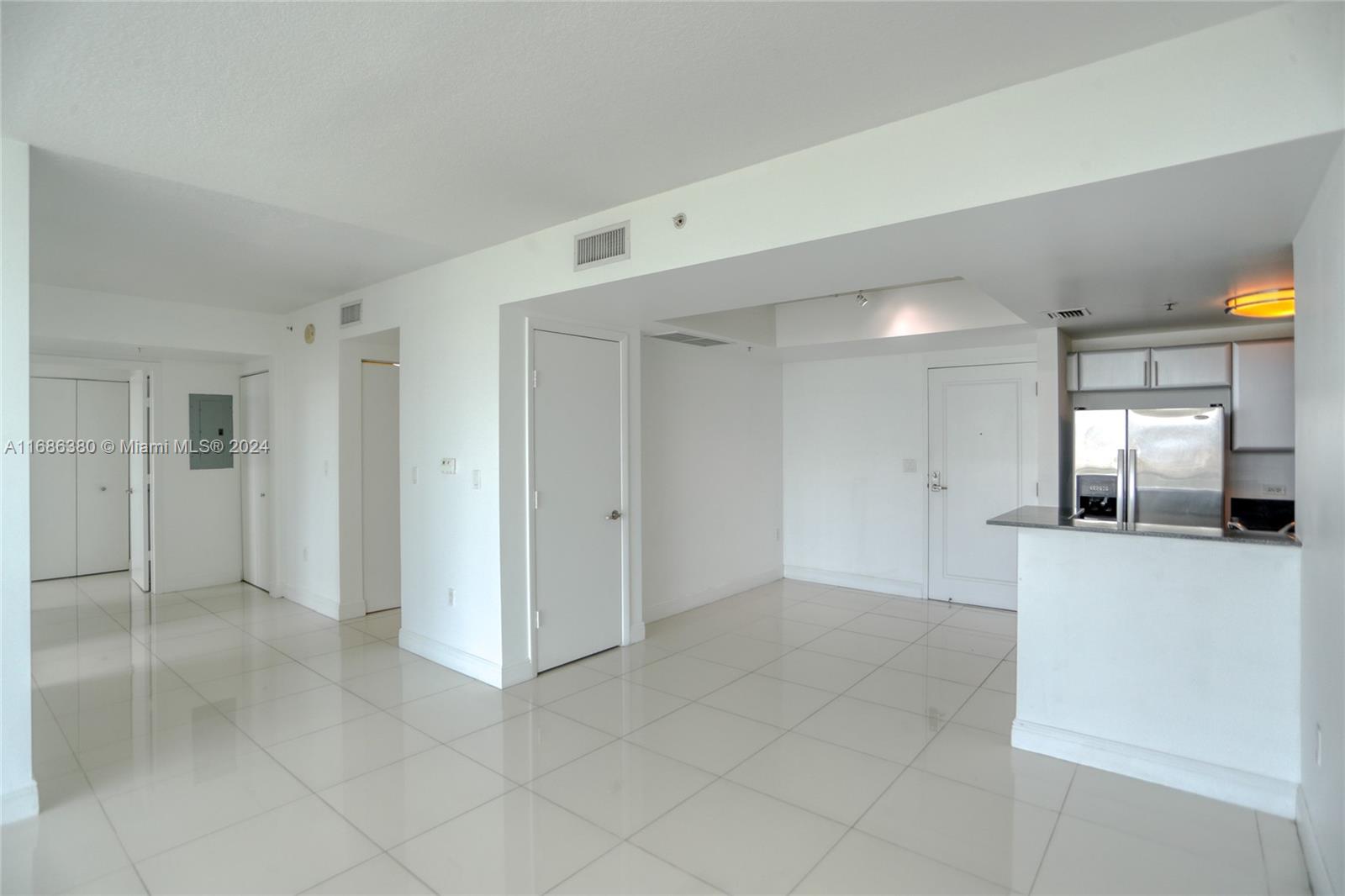 TERRAZAS RIVERPARK VILLAG - Residential Lease
