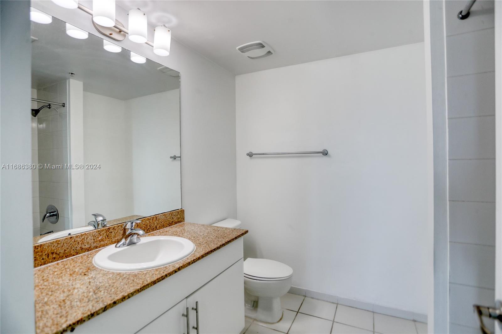 TERRAZAS RIVERPARK VILLAG - Residential Lease