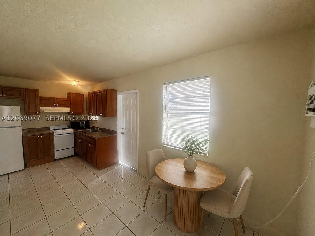 Photo of 2228 Grant St #4, Hollywood, FL 33020 (MLS # A12069077)