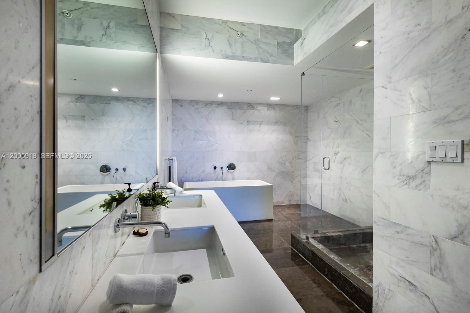 BOULAN SOUTH BEACH CONDO - Residential