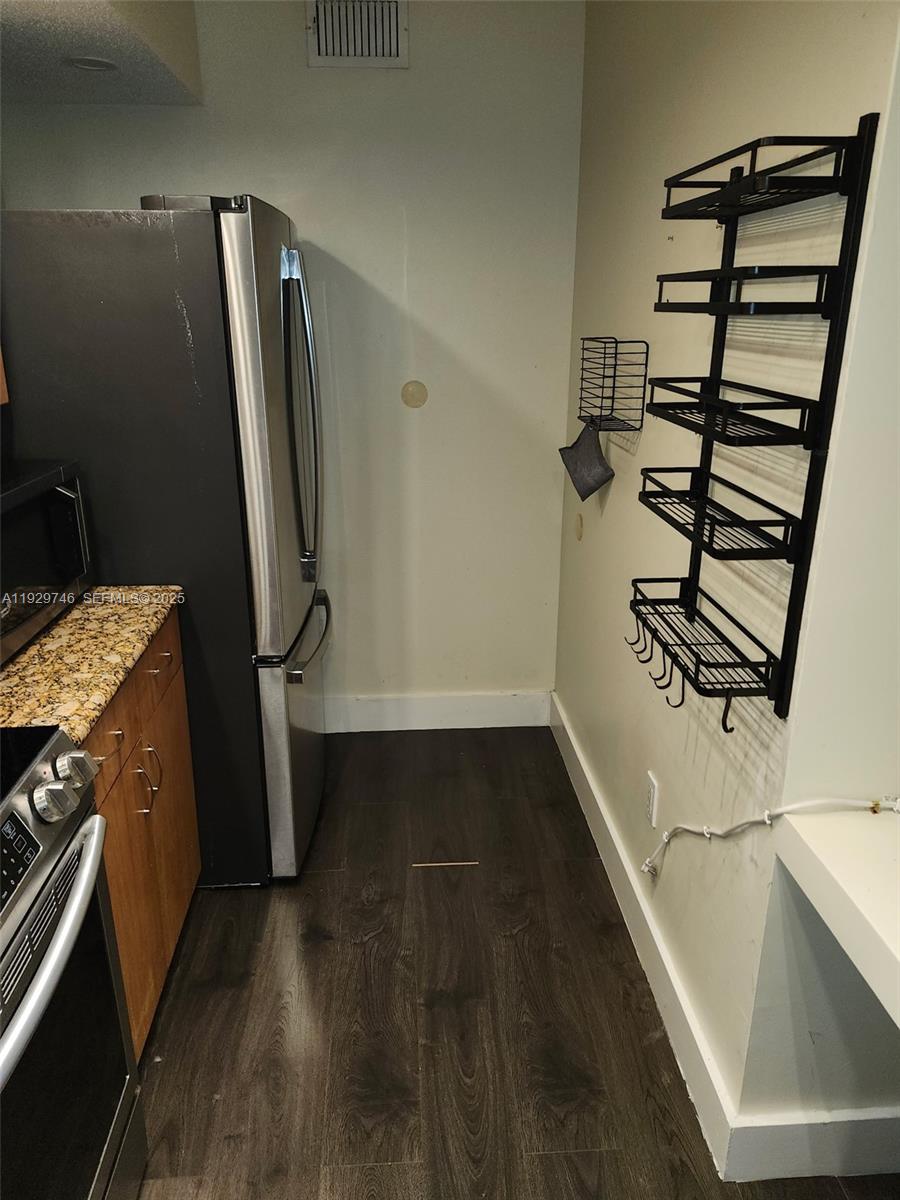 LE CLUB AT OLD CUTLER CON - Residential