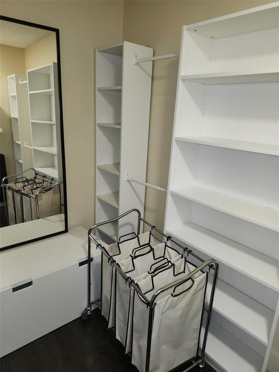 LE CLUB AT OLD CUTLER CON - Residential