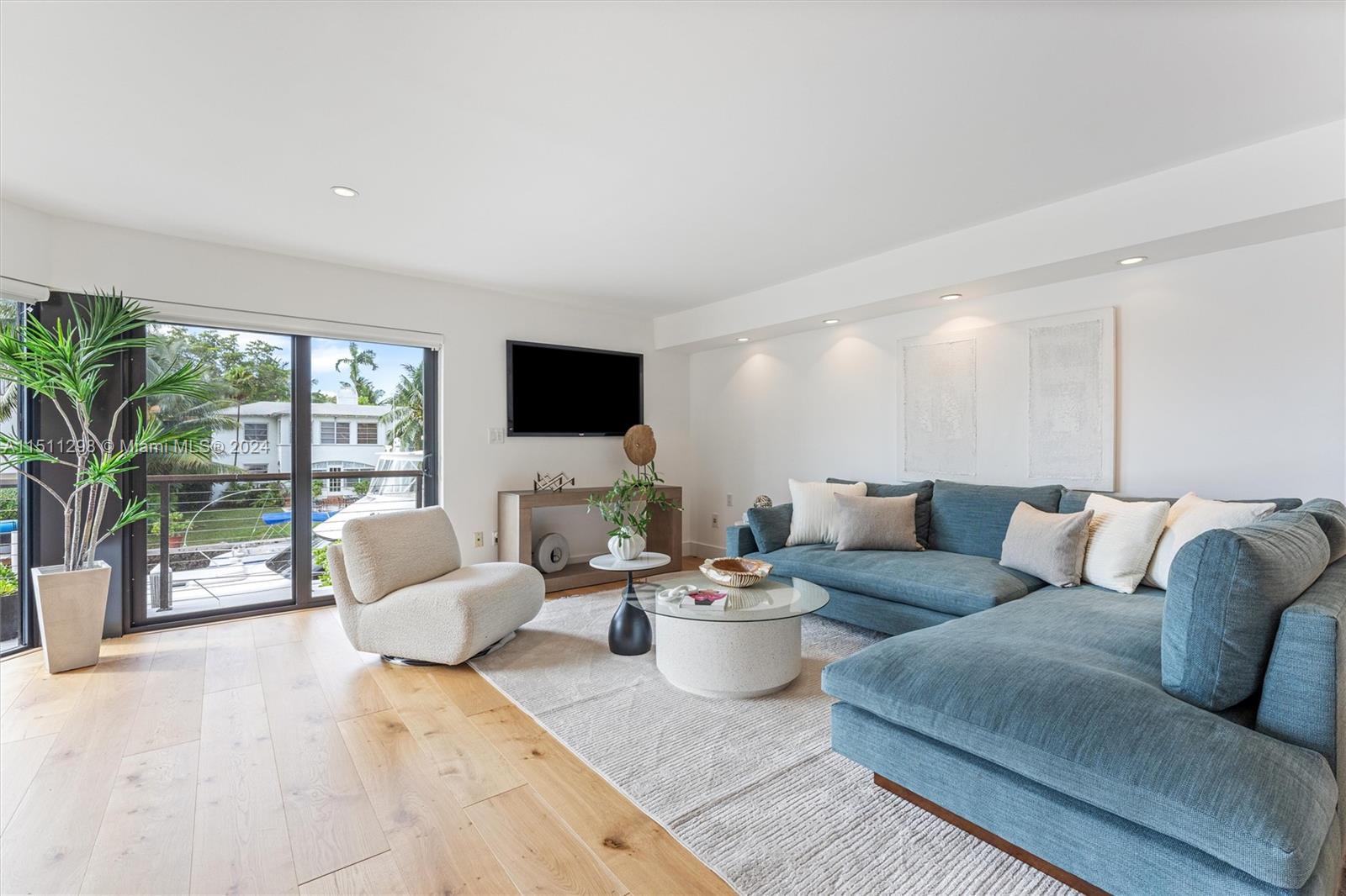 BELLAVISTA CONDO - Residential