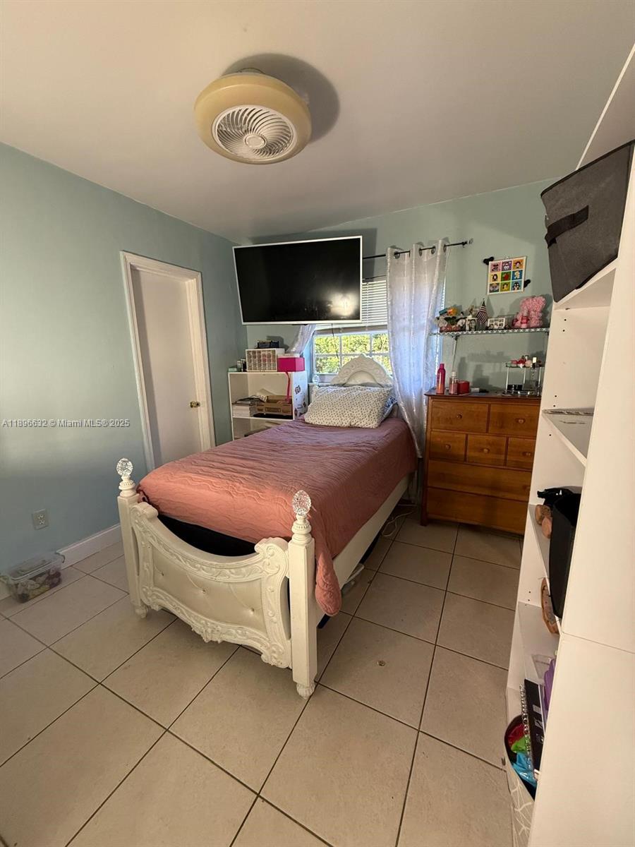 BROADVIEW COUNTRY CLUB - Residential