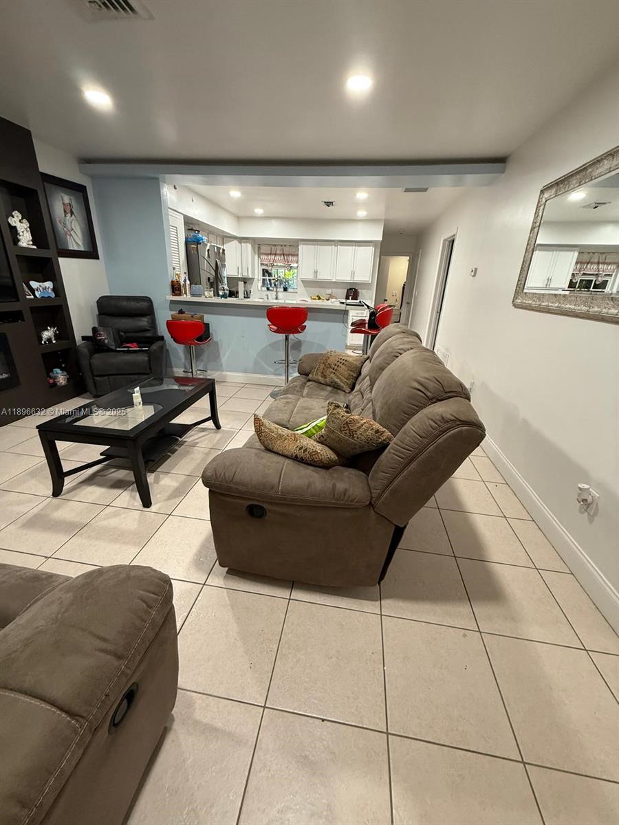 BROADVIEW COUNTRY CLUB - Residential