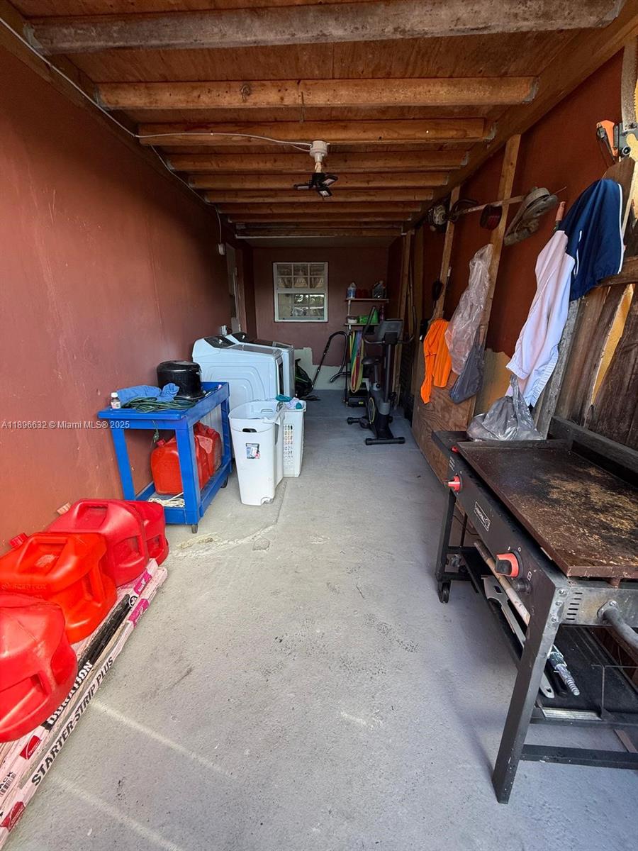 BROADVIEW COUNTRY CLUB - Residential