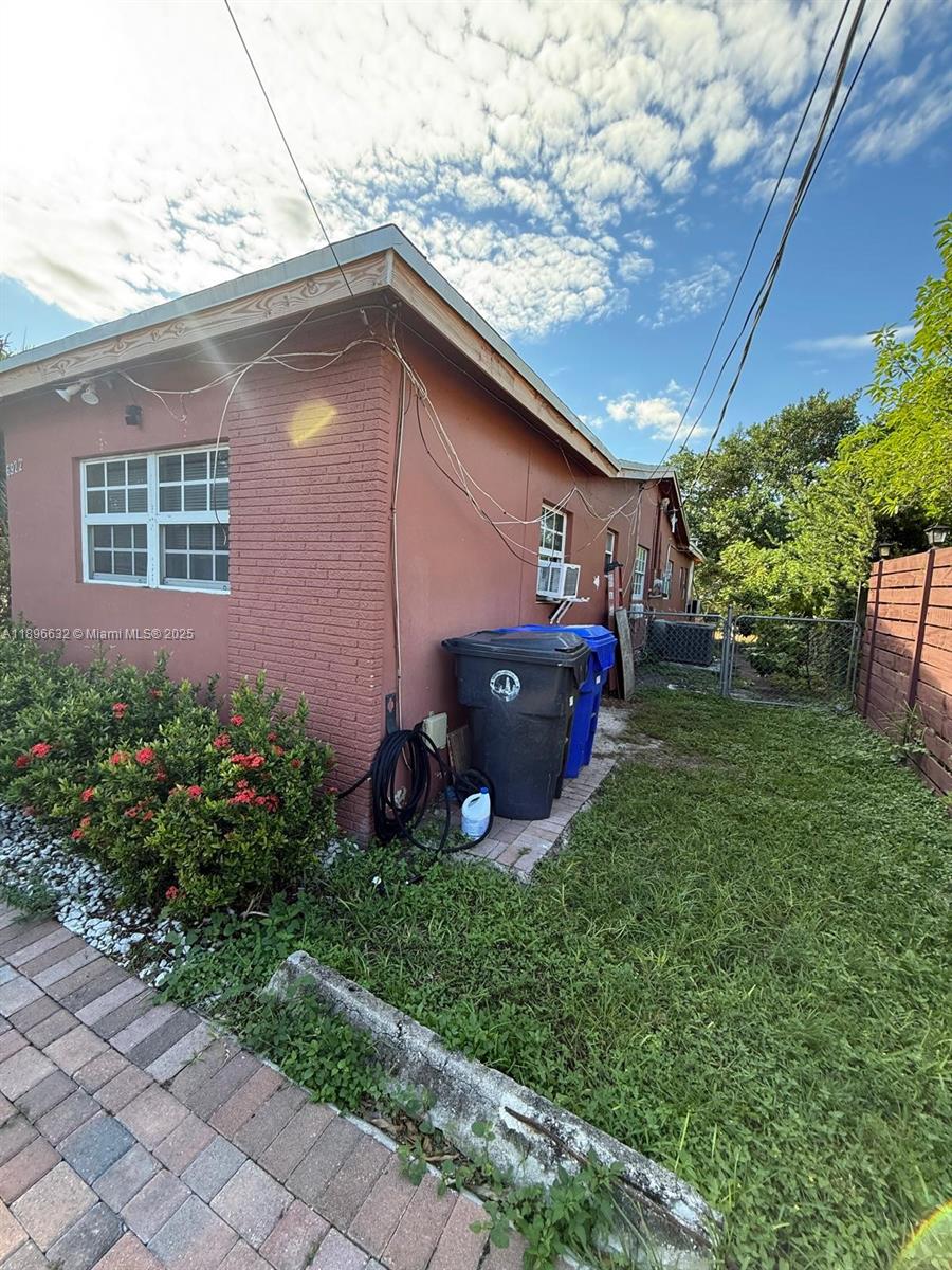 BROADVIEW COUNTRY CLUB - Residential