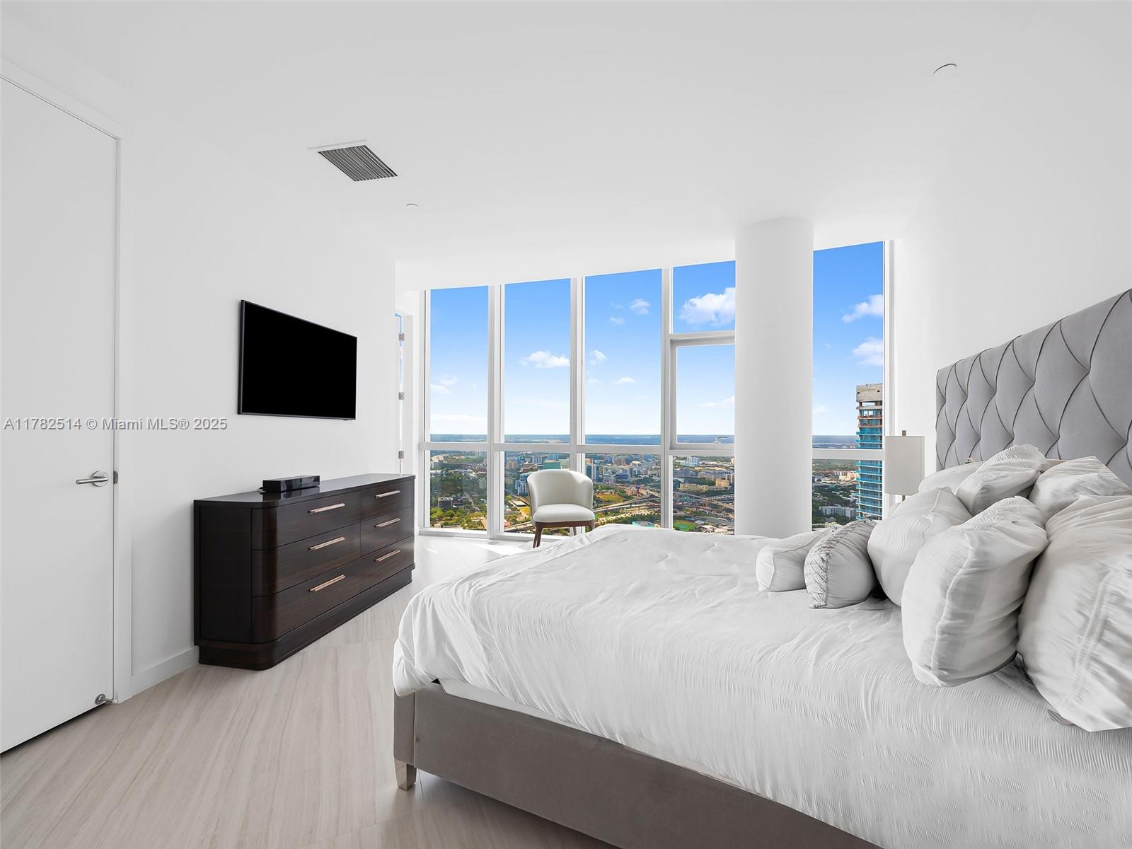 PARAMOUNT MIAMI WORLDCENT - Residential