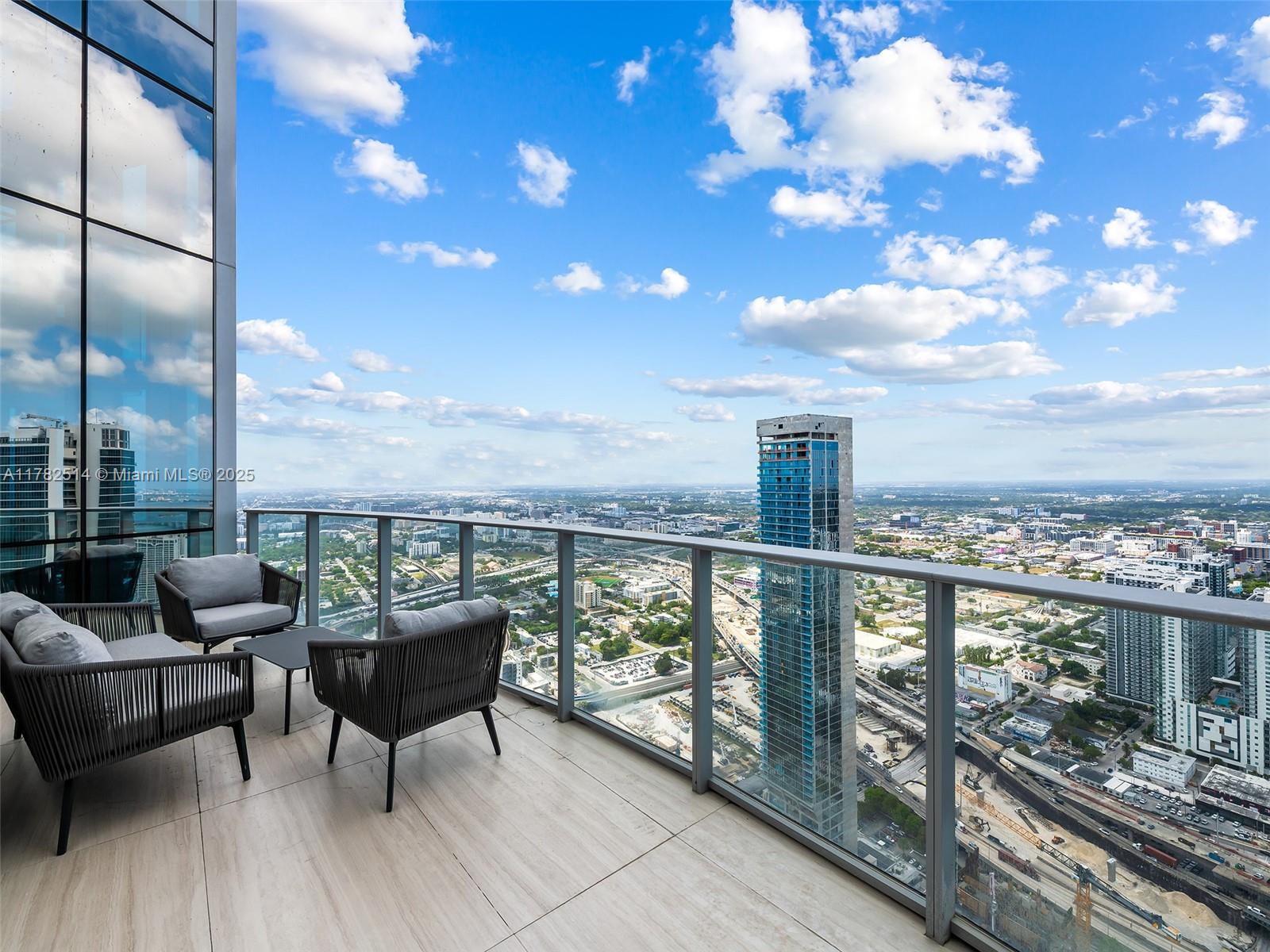 PARAMOUNT MIAMI WORLDCENT - Residential