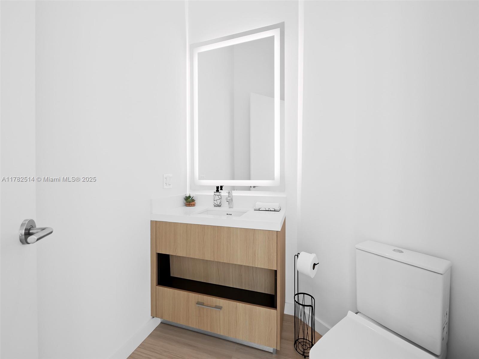 PARAMOUNT MIAMI WORLDCENT - Residential