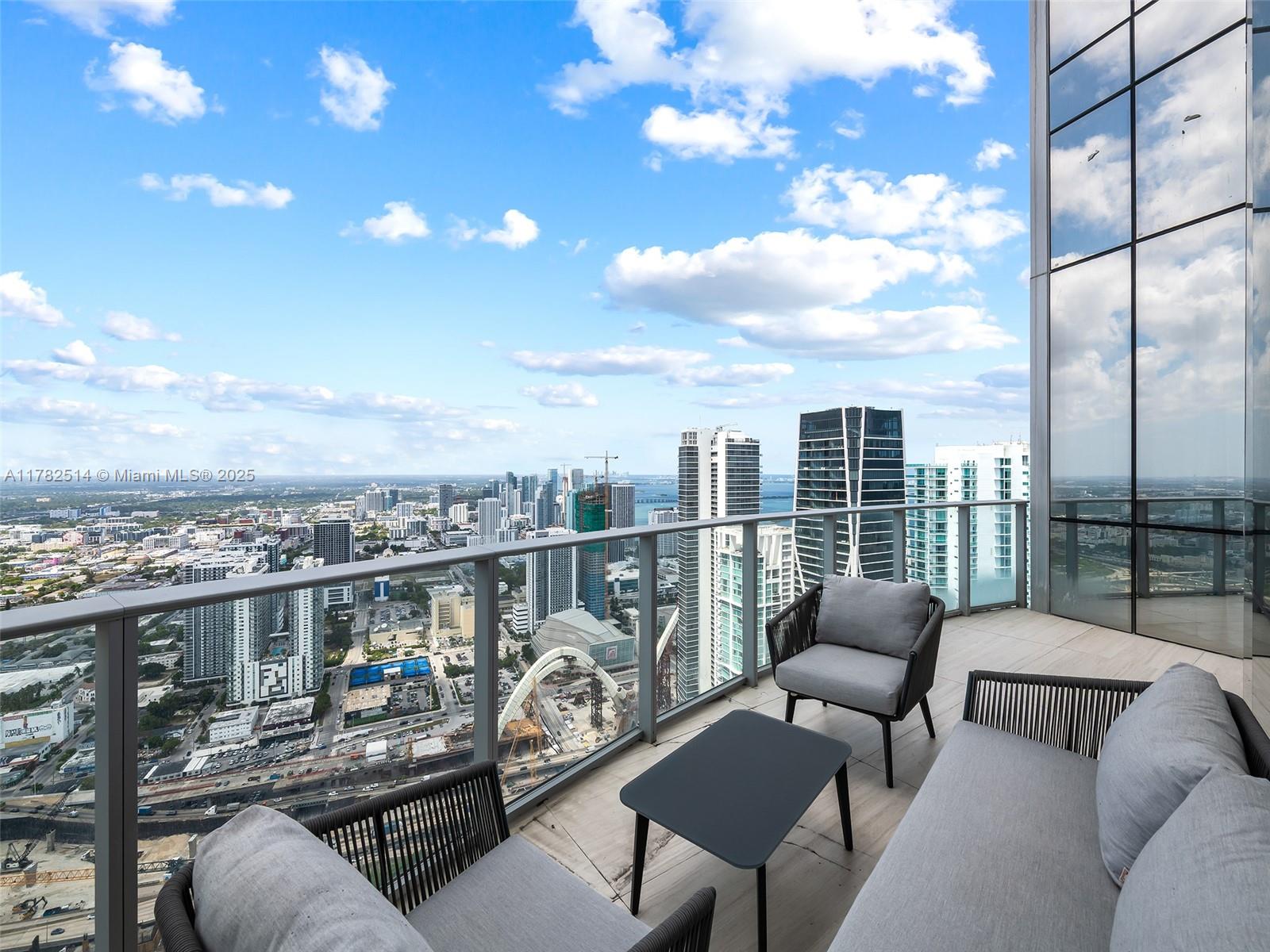 PARAMOUNT MIAMI WORLDCENT - Residential