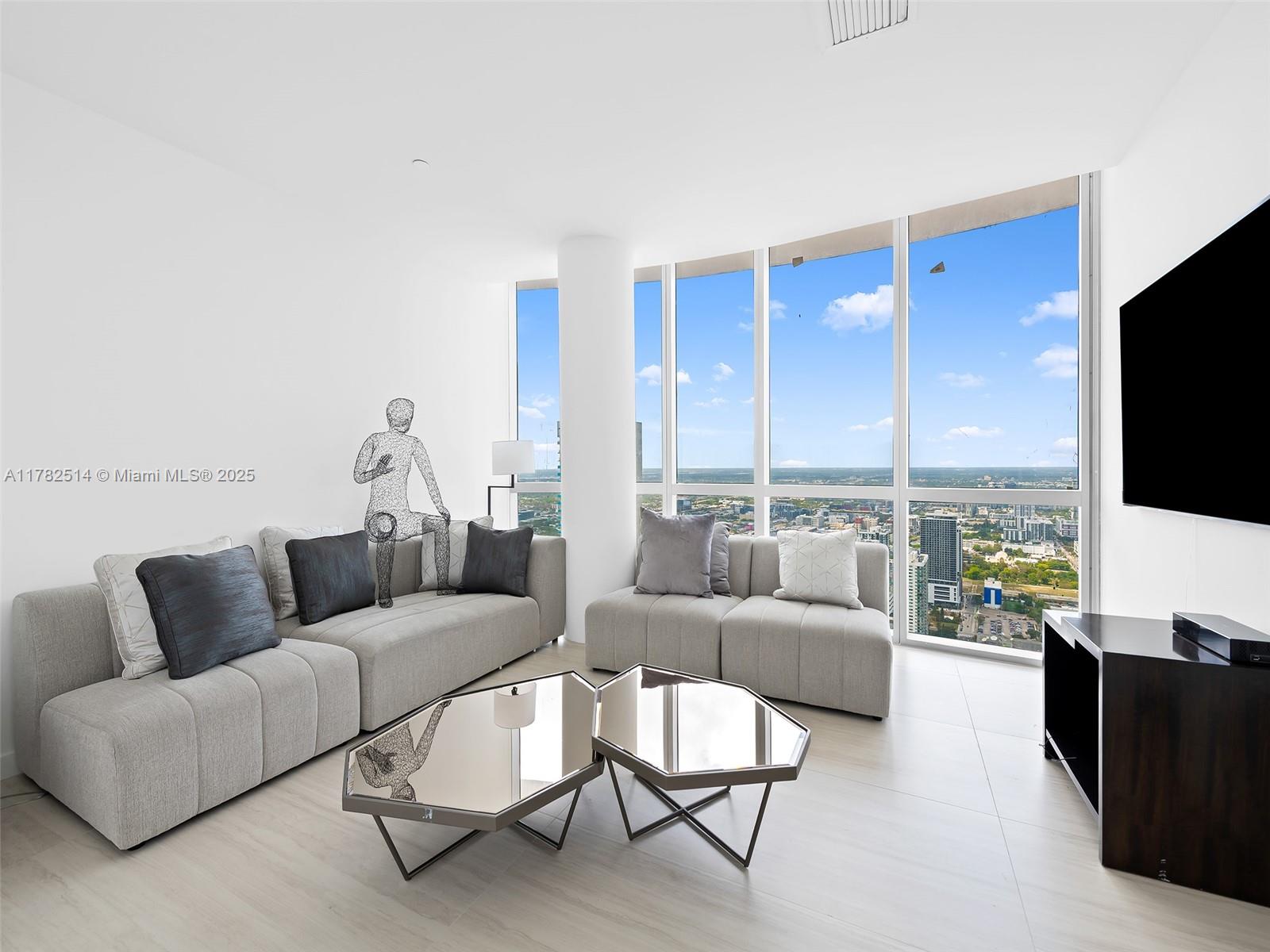 PARAMOUNT MIAMI WORLDCENT - Residential