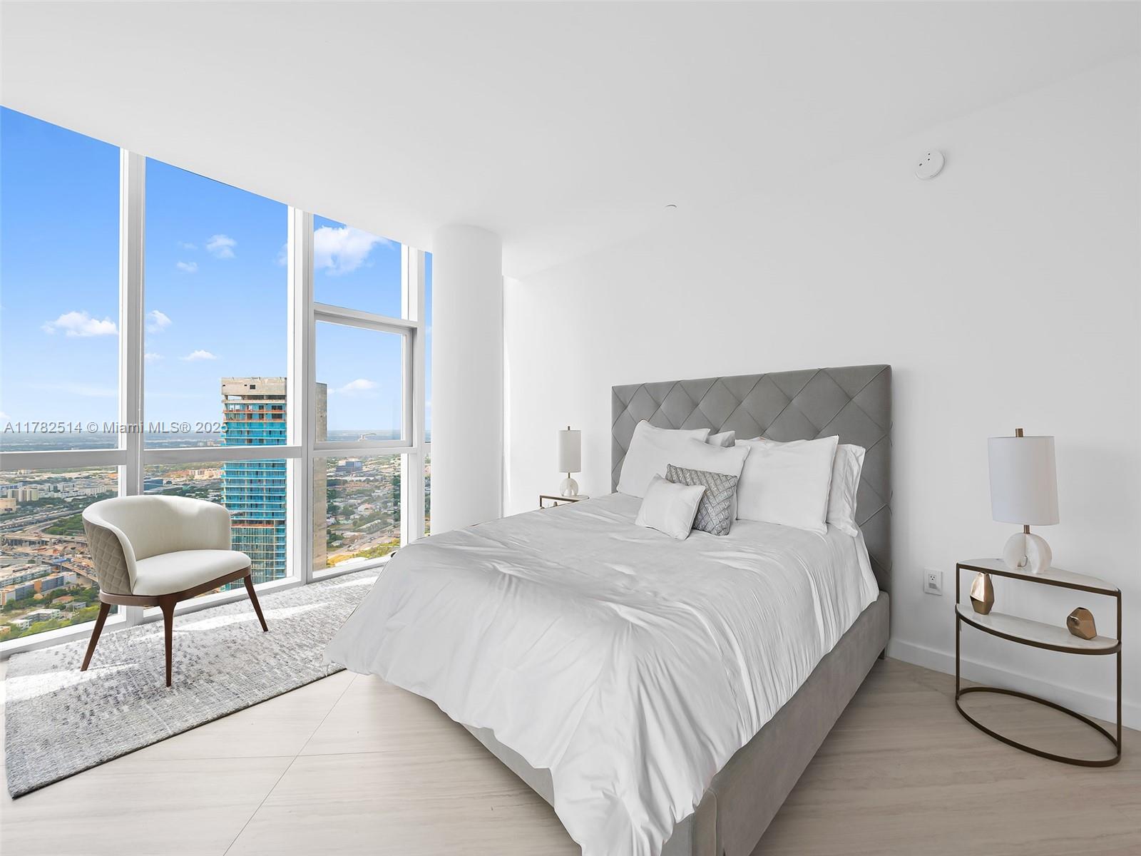 PARAMOUNT MIAMI WORLDCENT - Residential
