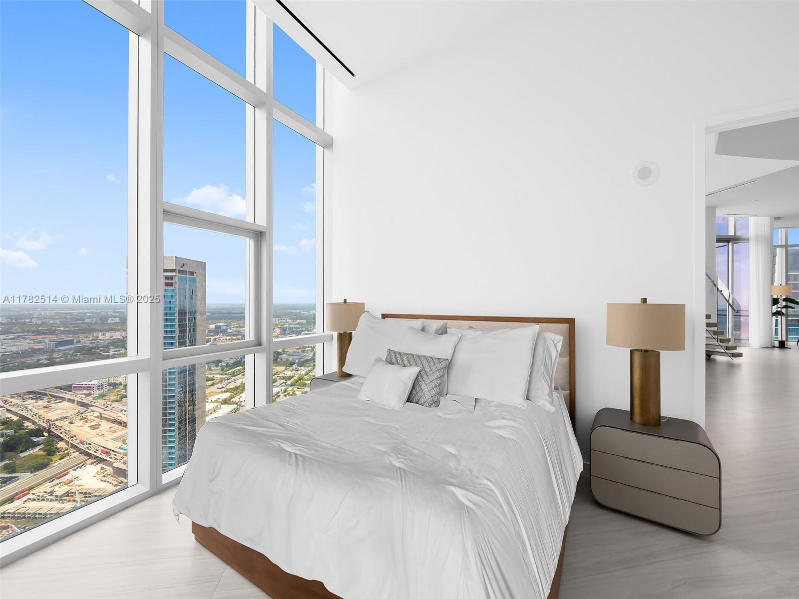 PARAMOUNT MIAMI WORLDCENT - Residential