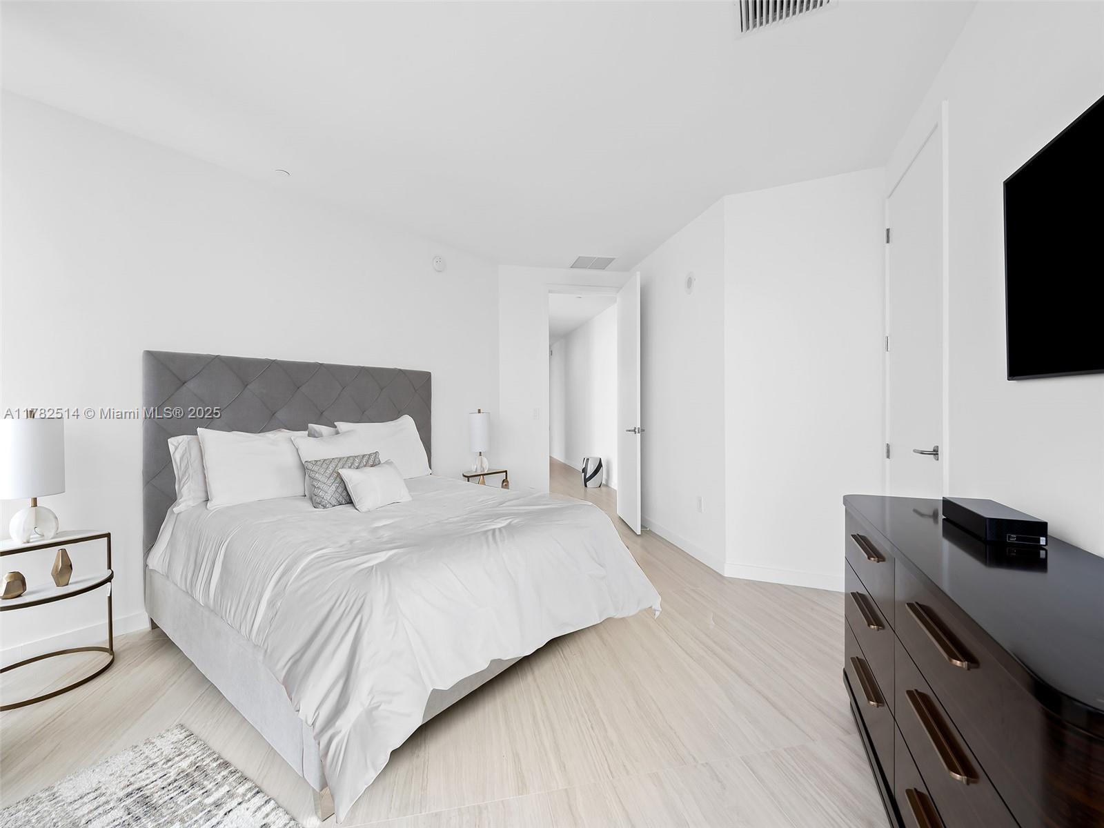 PARAMOUNT MIAMI WORLDCENT - Residential