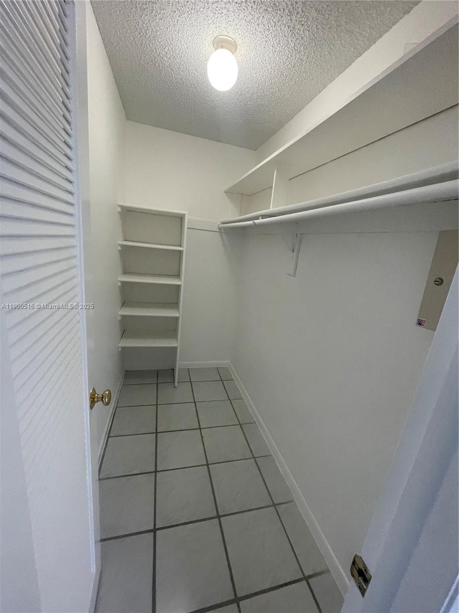 KINGS POINT FLANDERS COND - Residential Lease