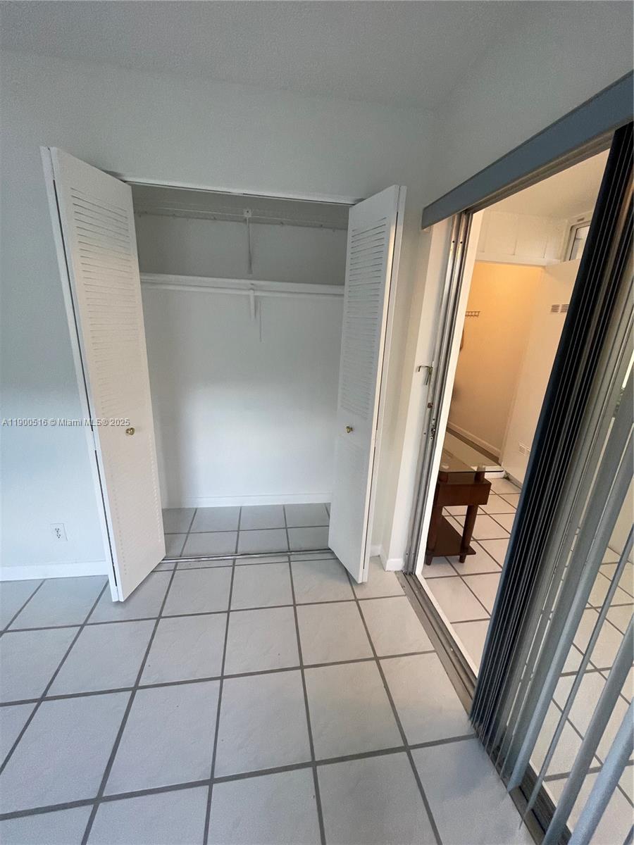 KINGS POINT FLANDERS COND - Residential Lease