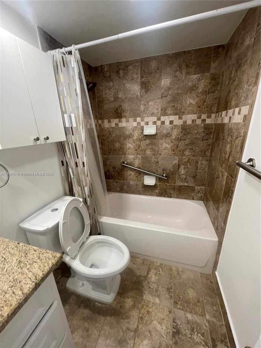 KINGS POINT FLANDERS COND - Residential Lease