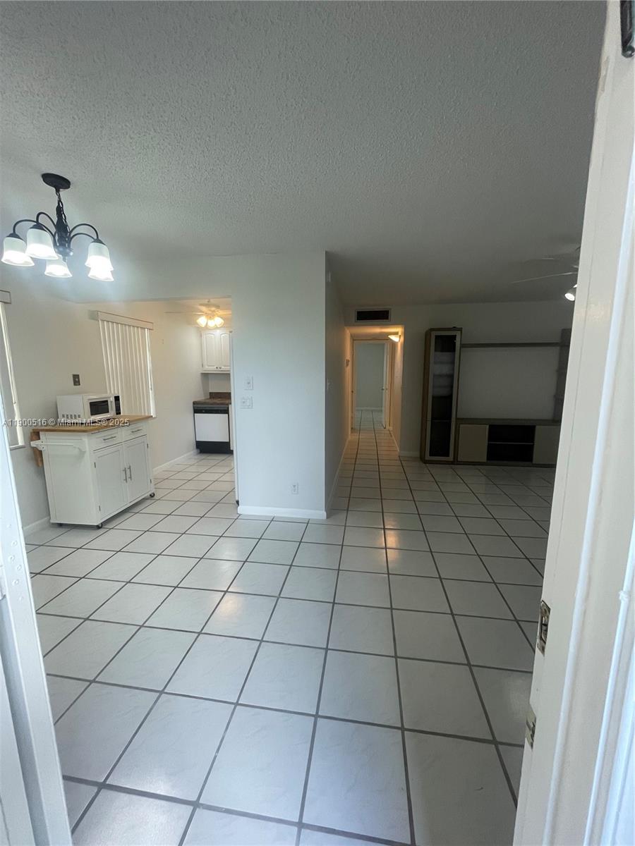 KINGS POINT FLANDERS COND - Residential Lease