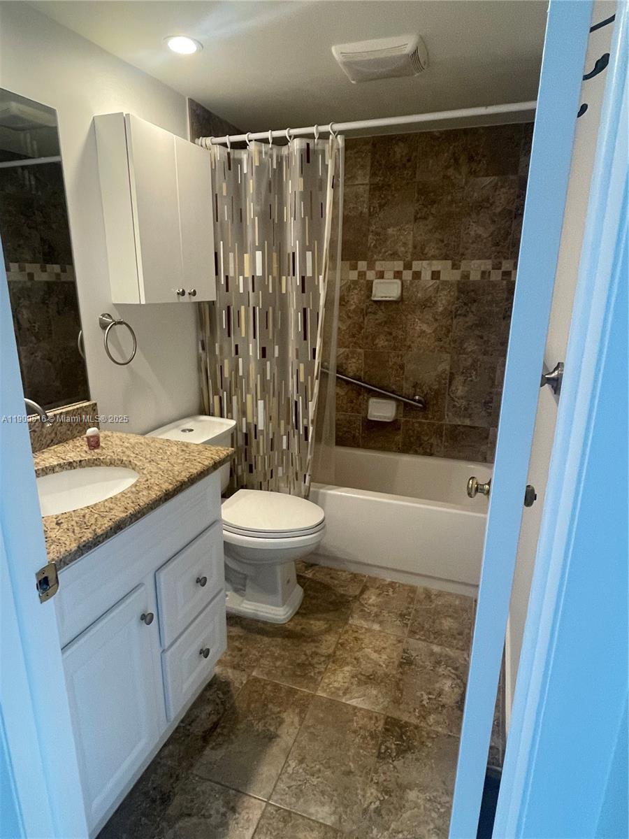 KINGS POINT FLANDERS COND - Residential Lease