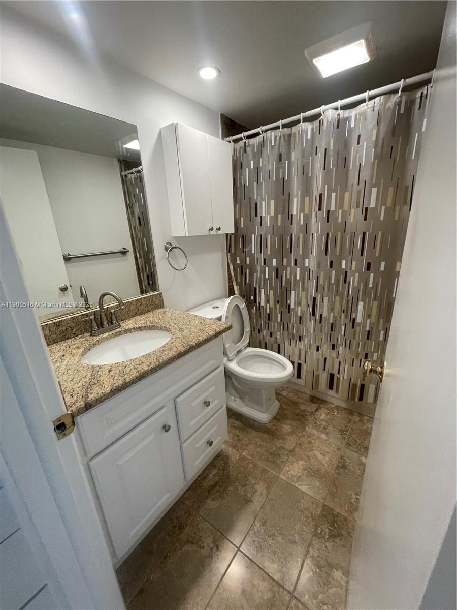 KINGS POINT FLANDERS COND - Residential Lease
