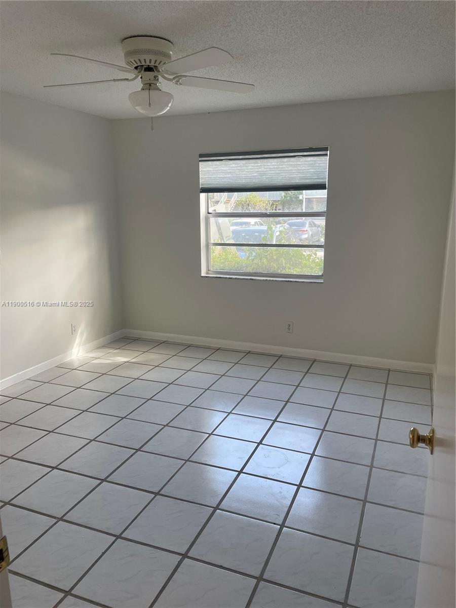 KINGS POINT FLANDERS COND - Residential Lease
