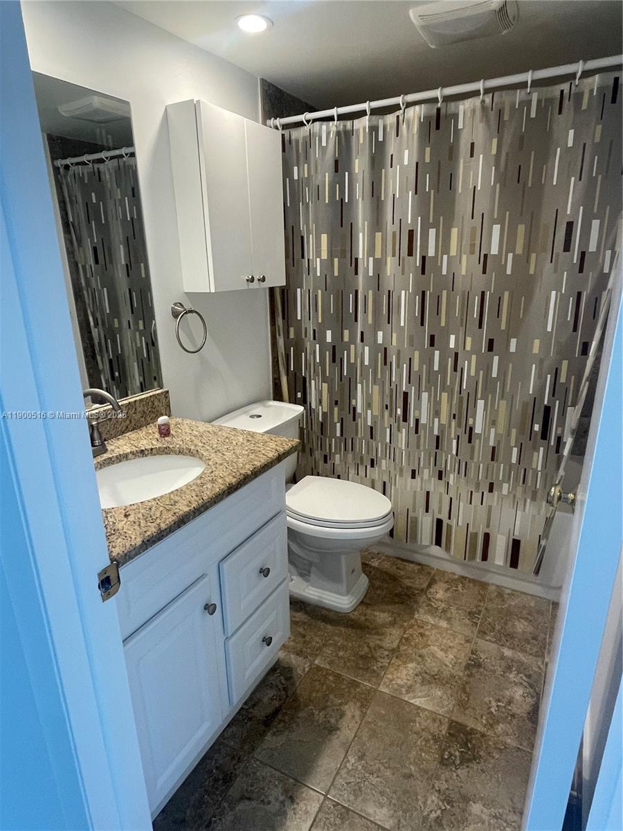 KINGS POINT FLANDERS COND - Residential Lease