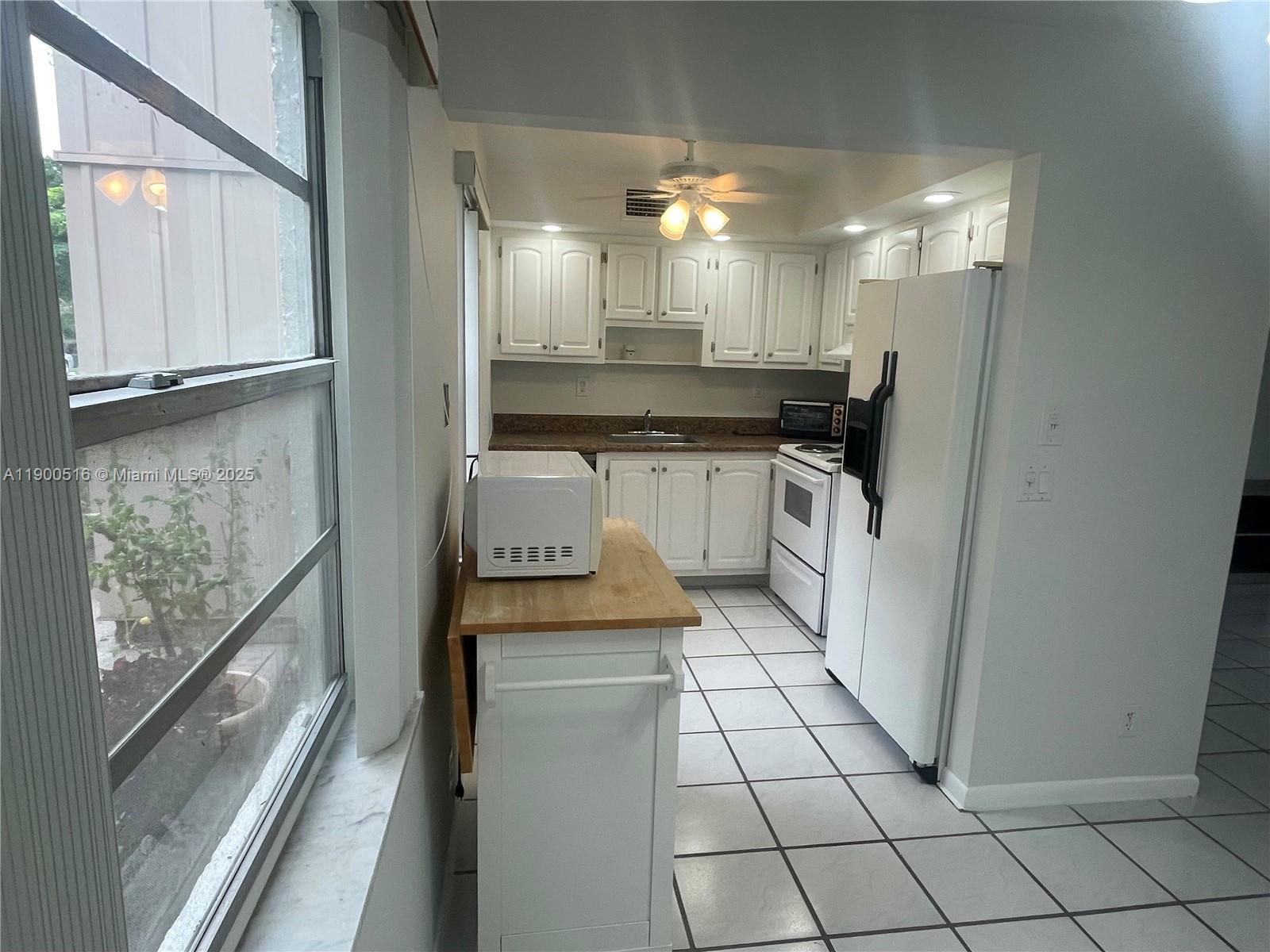 KINGS POINT FLANDERS COND - Residential Lease