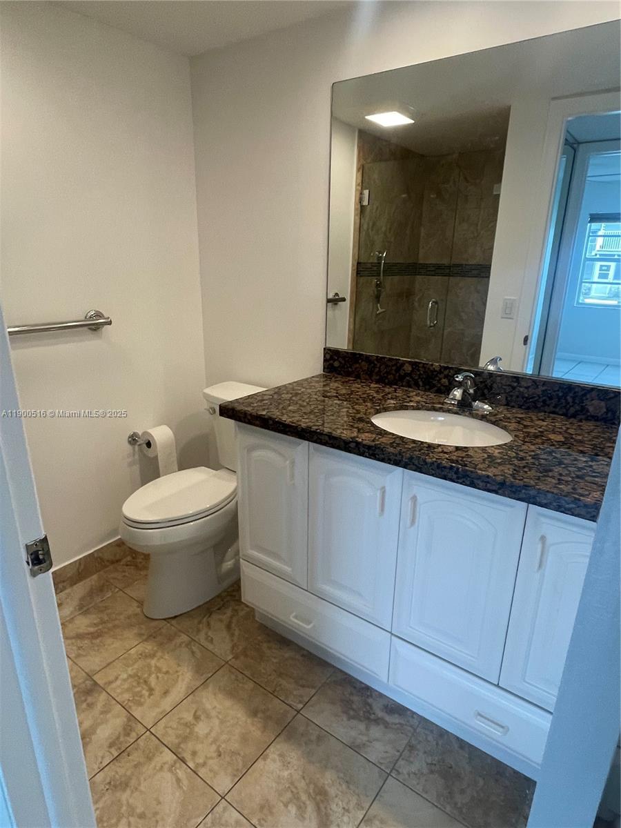 KINGS POINT FLANDERS COND - Residential Lease