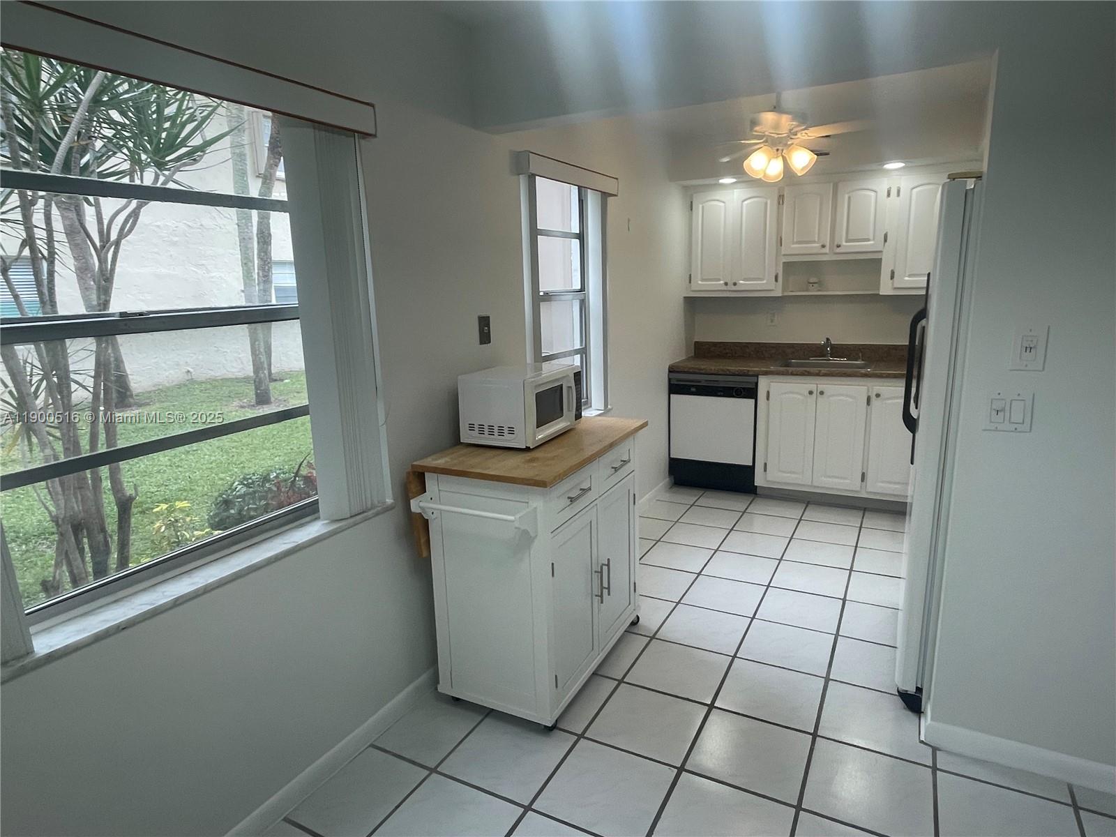 KINGS POINT FLANDERS COND - Residential Lease