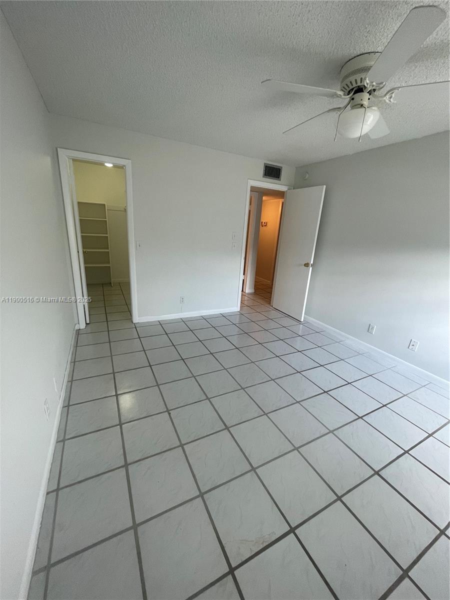 KINGS POINT FLANDERS COND - Residential Lease
