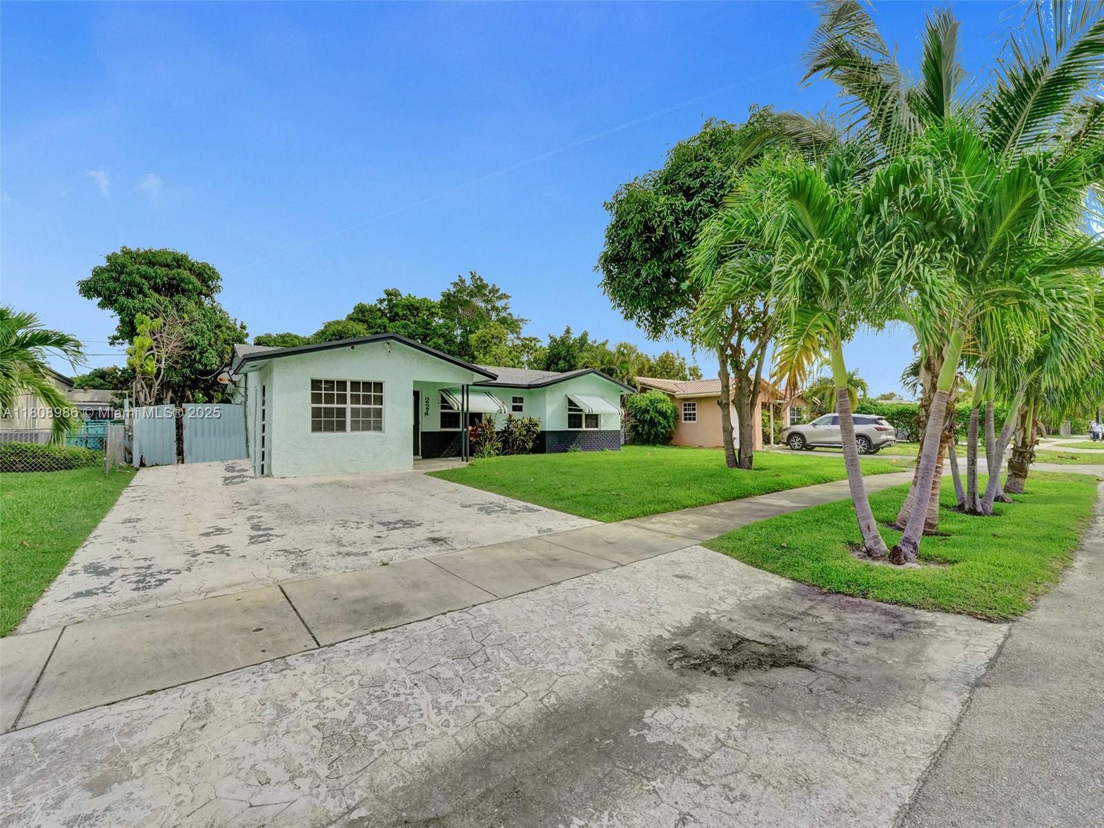 Rental Property at 221 Ne 31st St, Pompano Beach, Broward County, Florida - Bedrooms: 3 
Bathrooms: 2  - $3,100 MO.