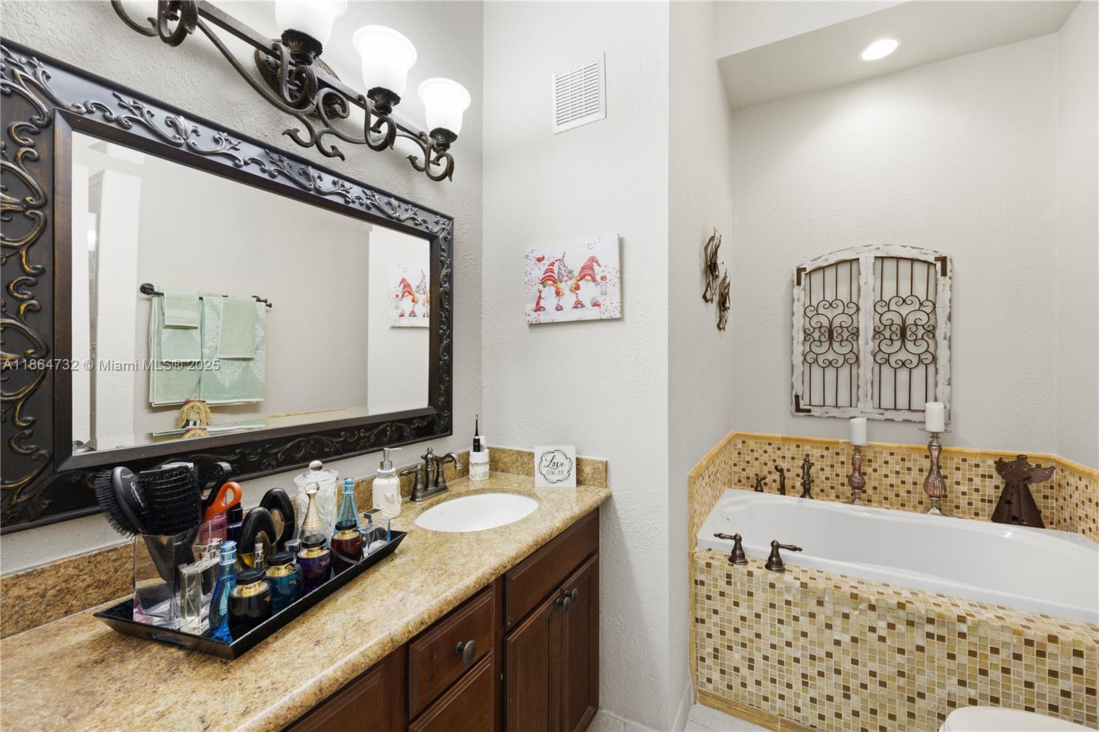 HARBOURWOOD SKETCH OF SUR - Residential