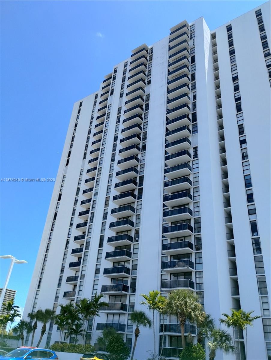 AVENTURA ELDORADO CONDO - Residential Lease