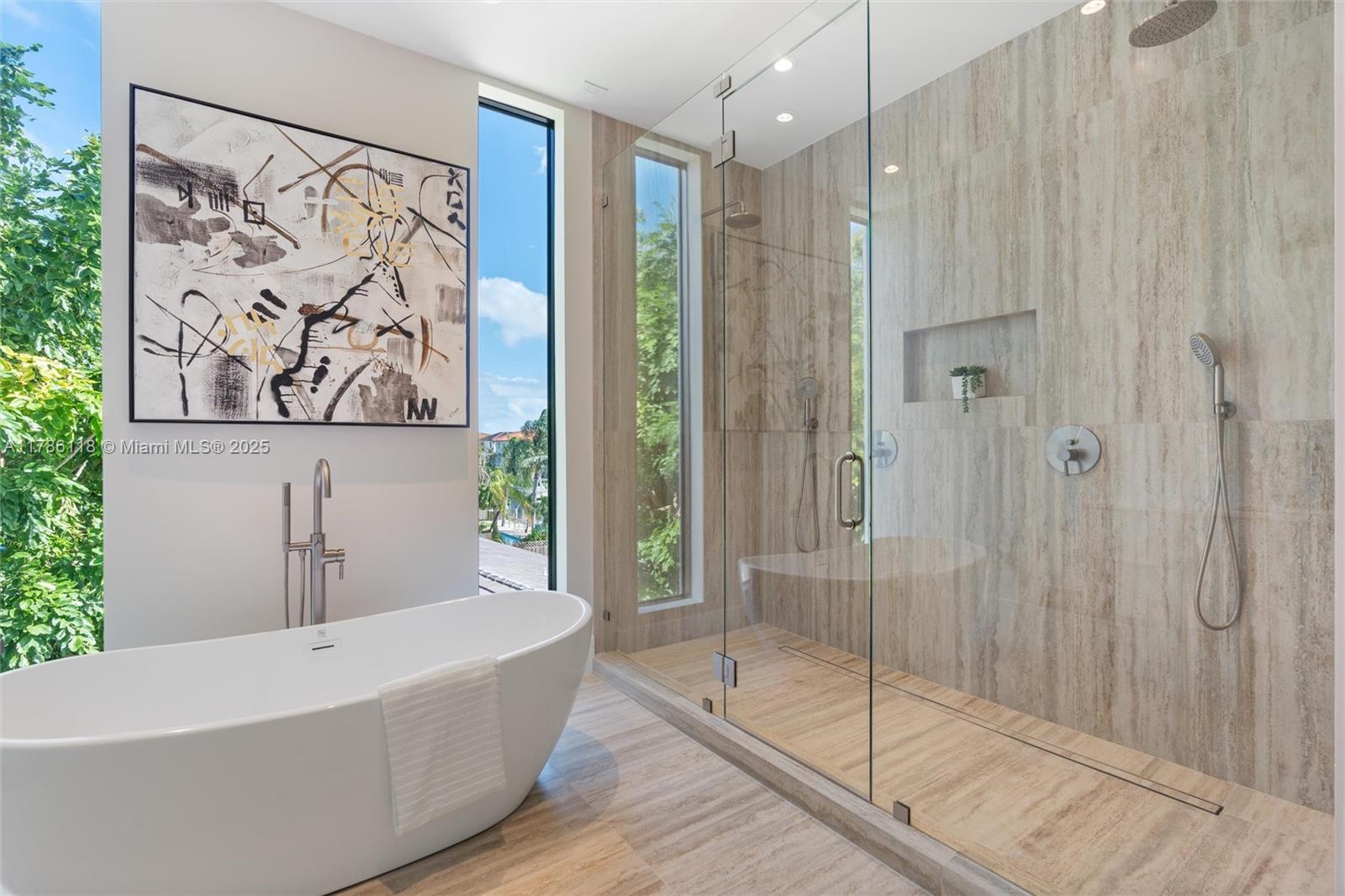 CORAL KEY VILLAS 1ST SEC - Residential