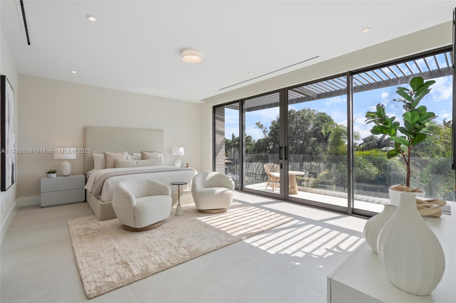 CORAL KEY VILLAS 1ST SEC - Residential