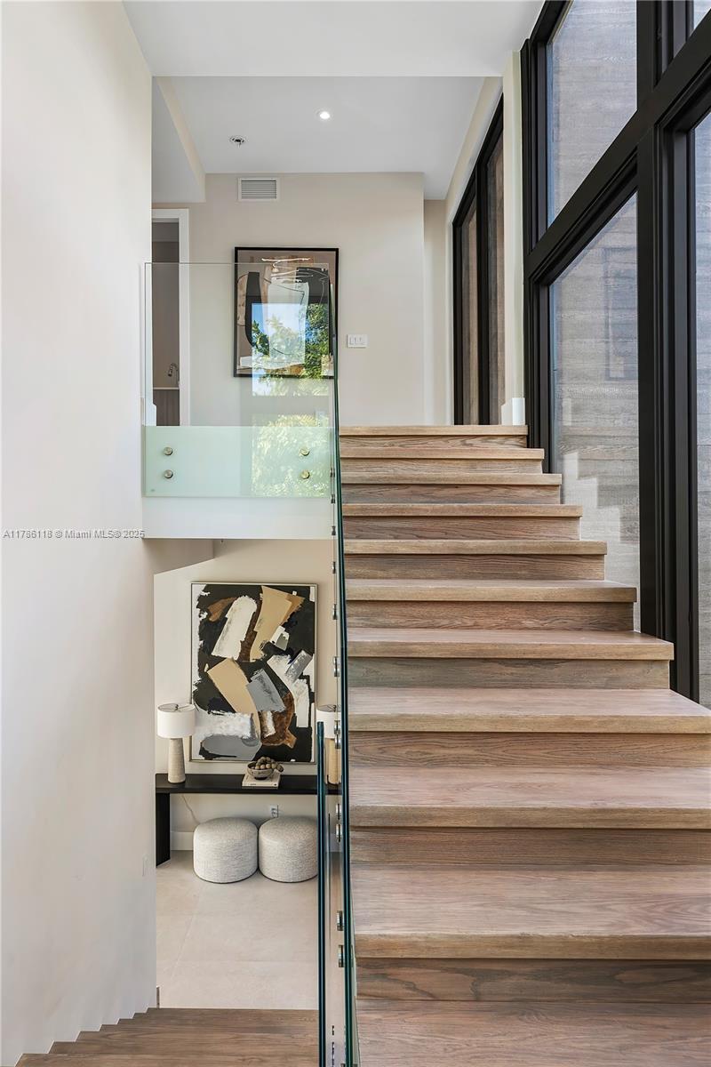 CORAL KEY VILLAS 1ST SEC - Residential