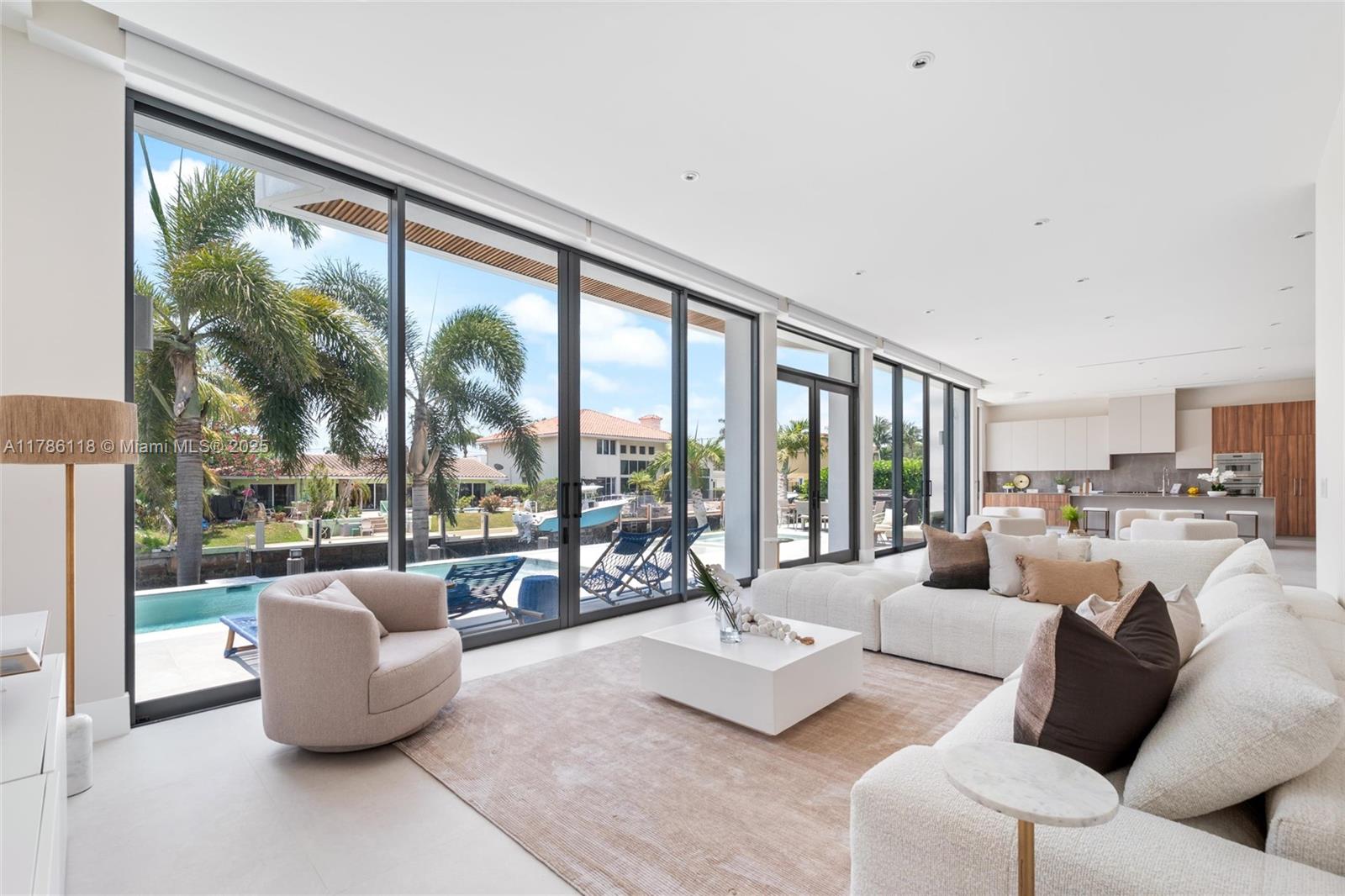 CORAL KEY VILLAS 1ST SEC - Residential