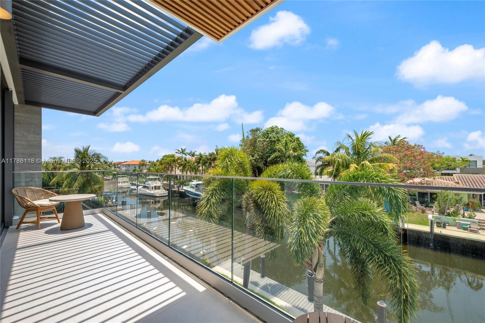 CORAL KEY VILLAS 1ST SEC - Residential