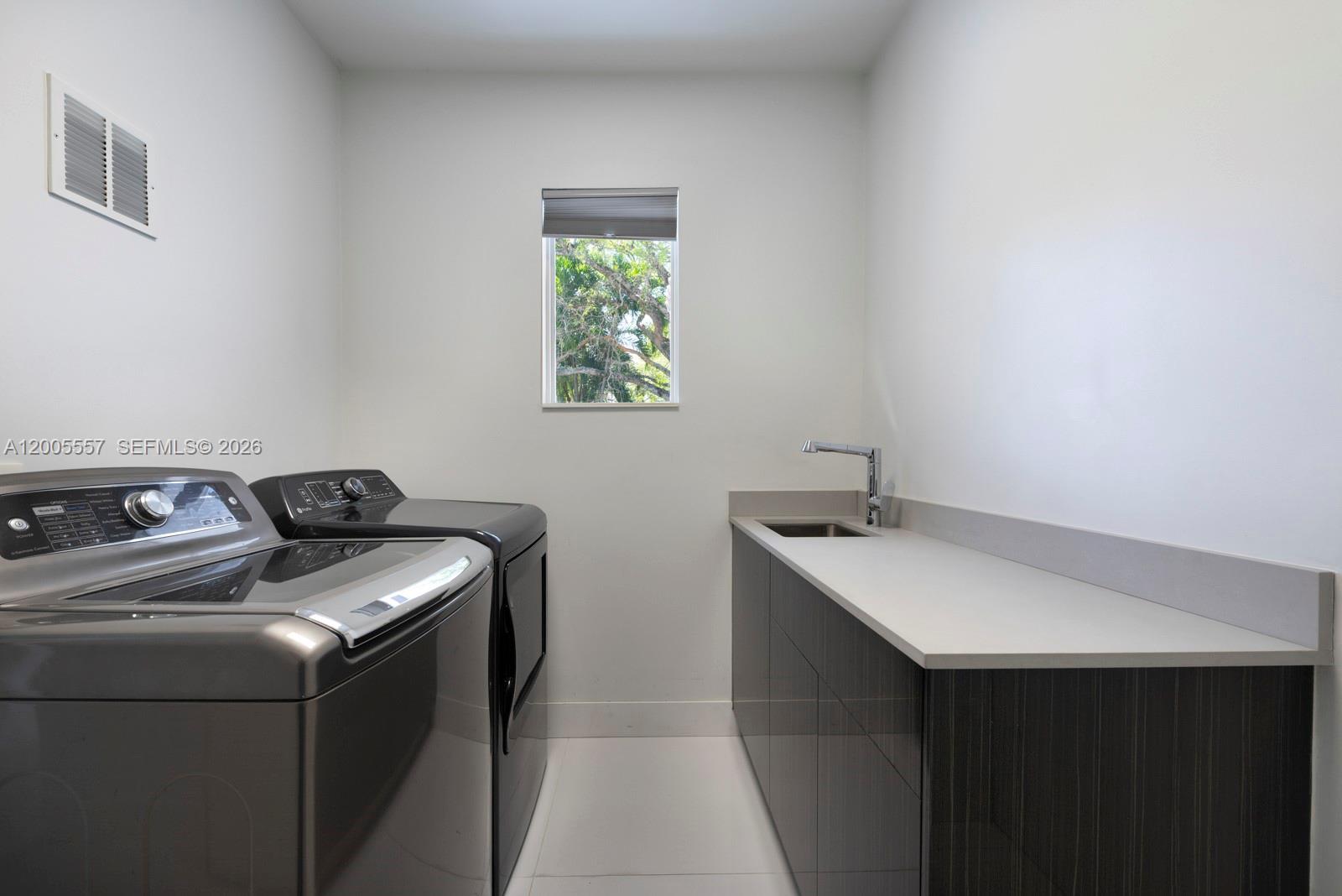 BISCAYNE PARK ESTATES - Residential
