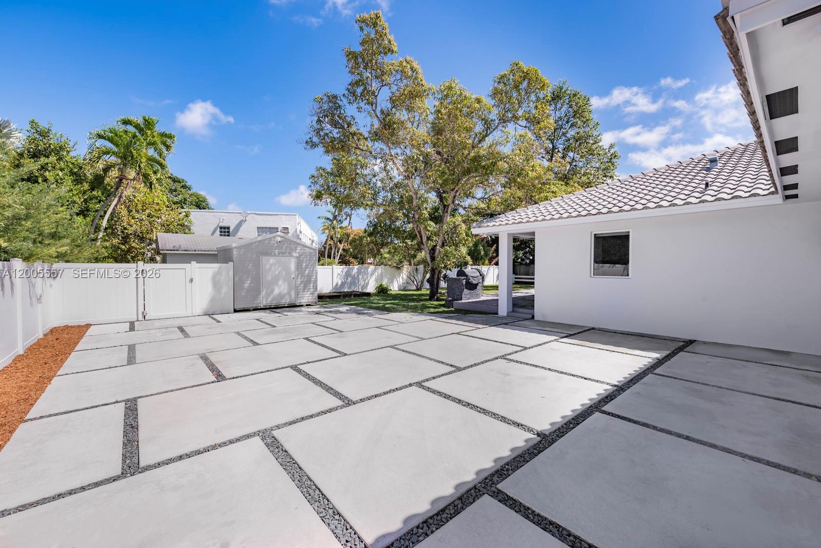 BISCAYNE PARK ESTATES - Residential