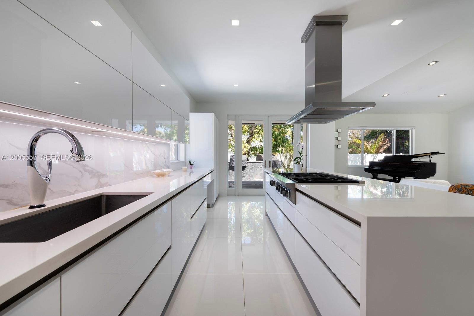 BISCAYNE PARK ESTATES - Residential