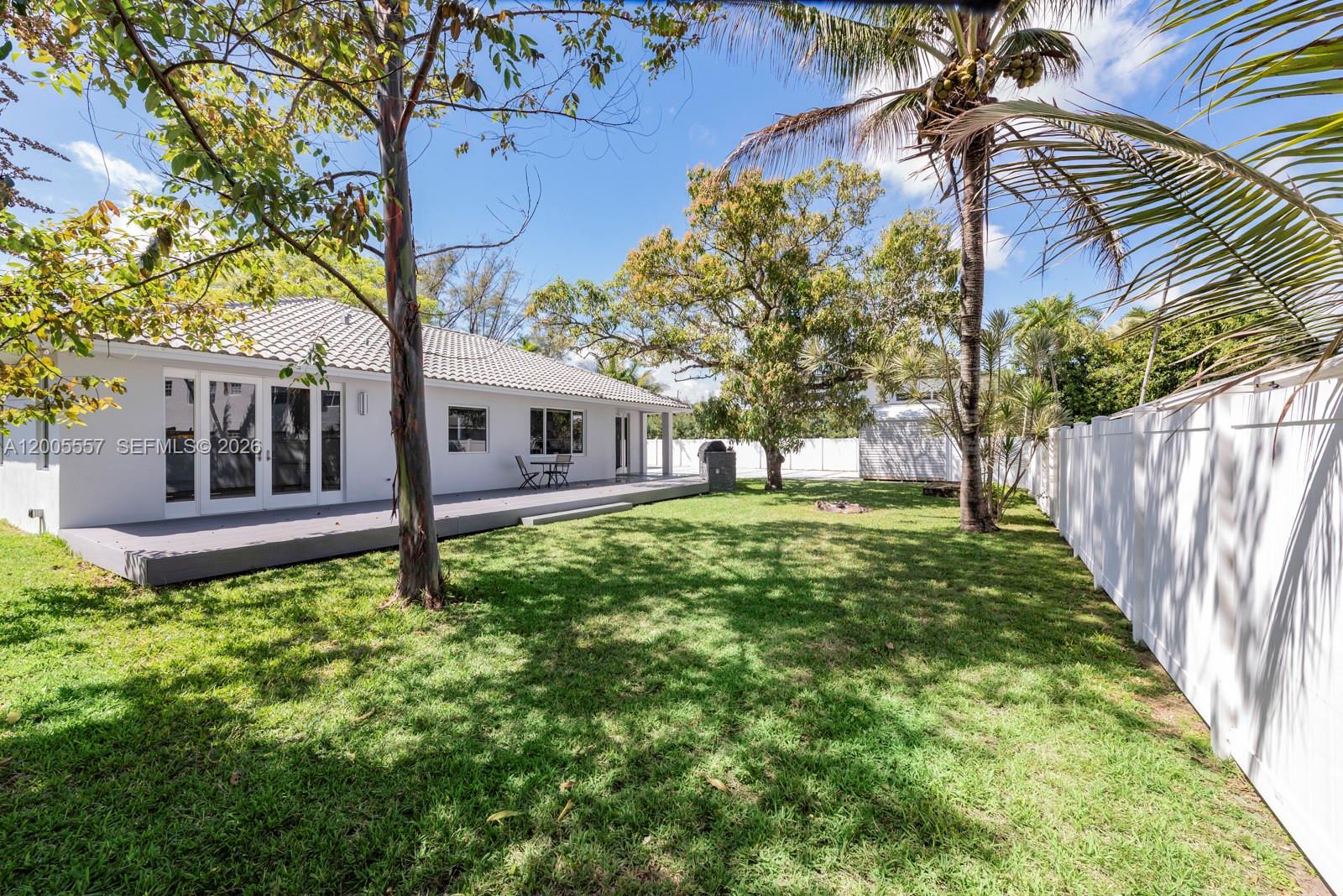 BISCAYNE PARK ESTATES - Residential