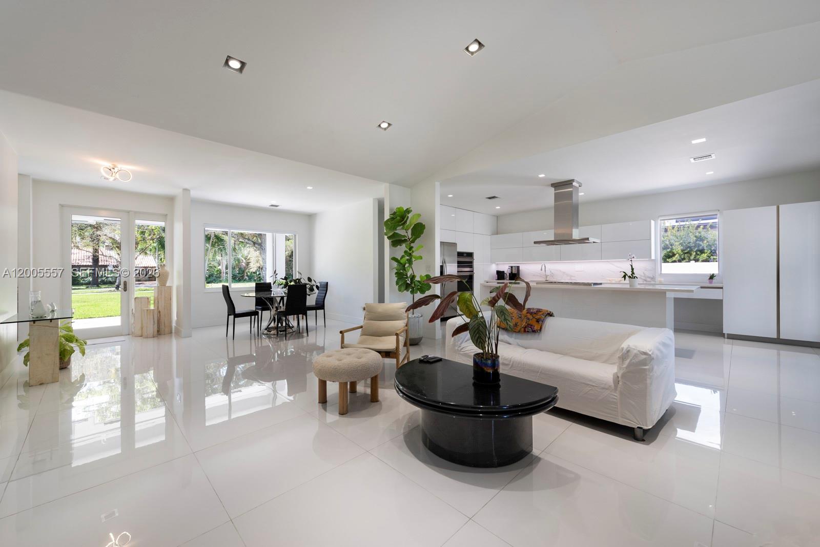 BISCAYNE PARK ESTATES - Residential