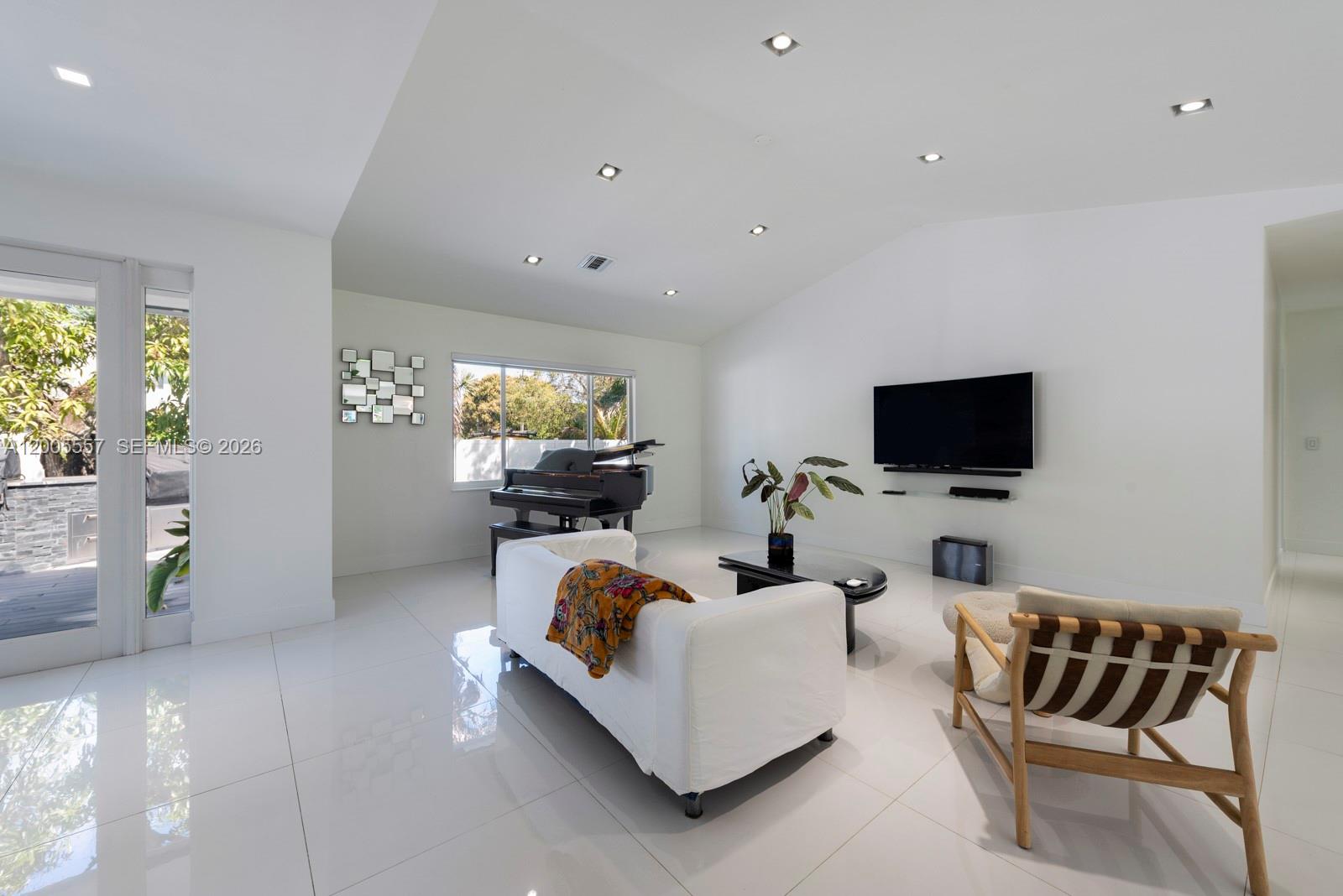 BISCAYNE PARK ESTATES - Residential