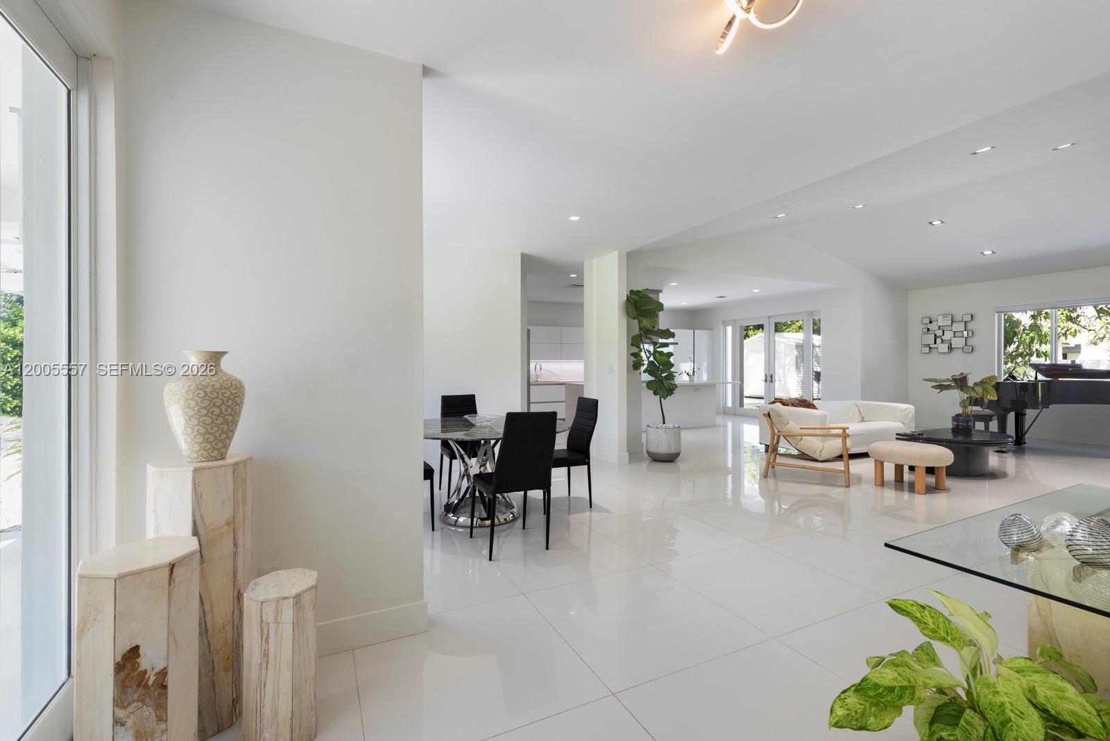 BISCAYNE PARK ESTATES - Residential