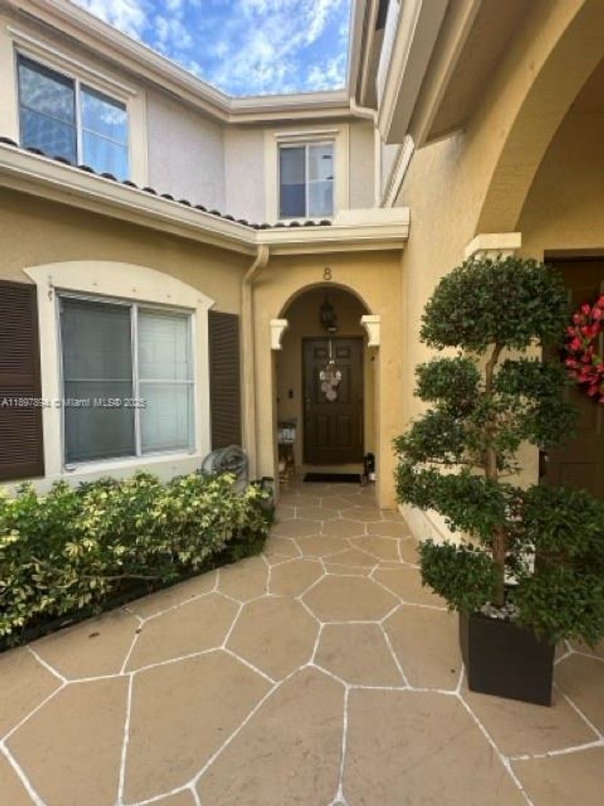 Spacious Cozy and Lovely Townhouse in a prime location. Conveniently close to Miami International Airport, main highways, malls, shopping and dining. Enjoy comfort, convenience and a pet-friendly environment - perfect for families or professionals on the go.
