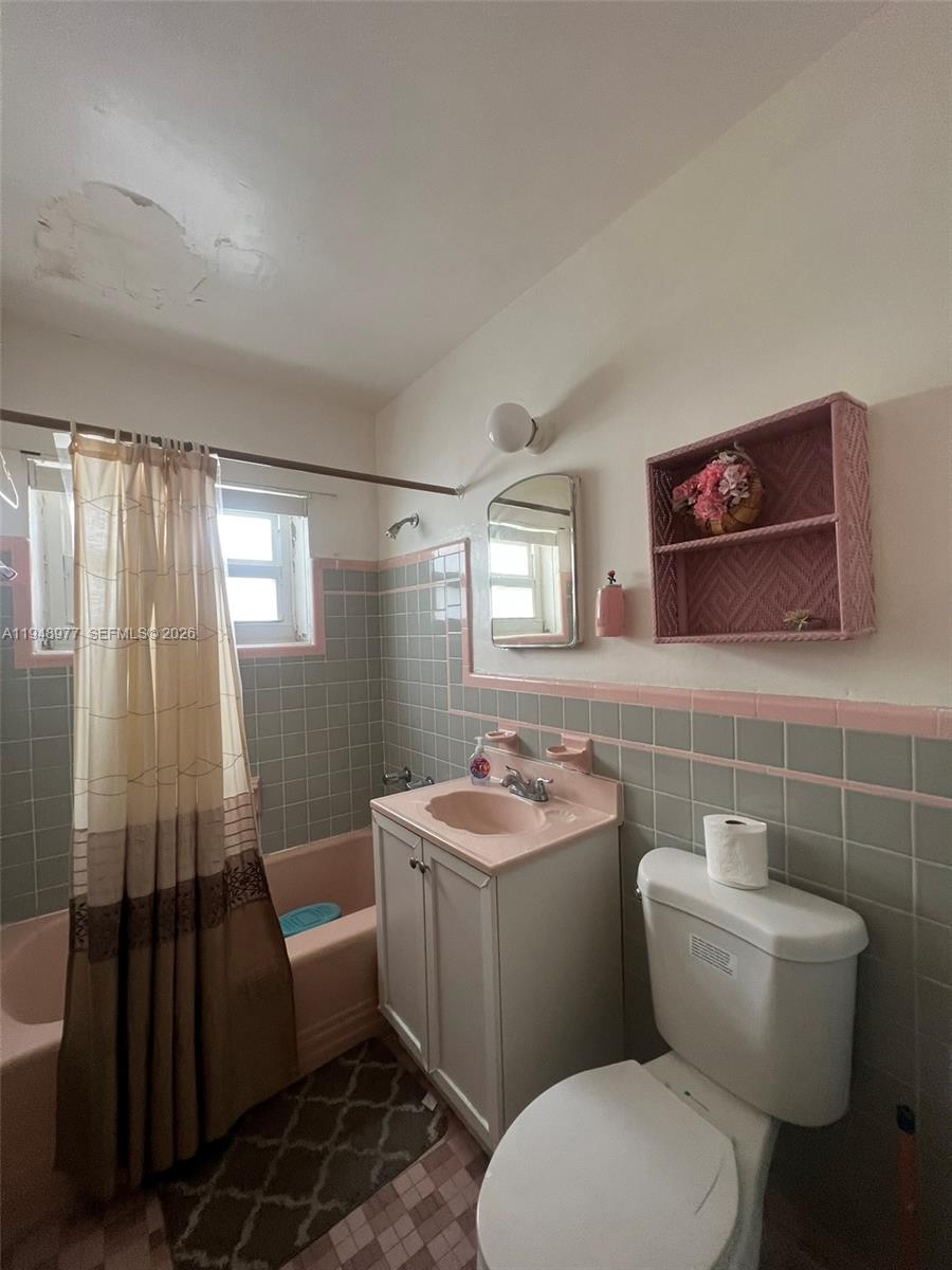 TAMIAMI HIGHLANDS - Residential