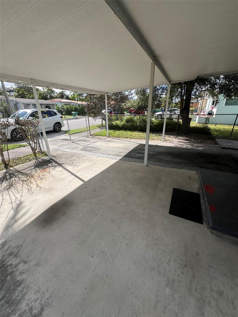 TAMIAMI HIGHLANDS - Residential